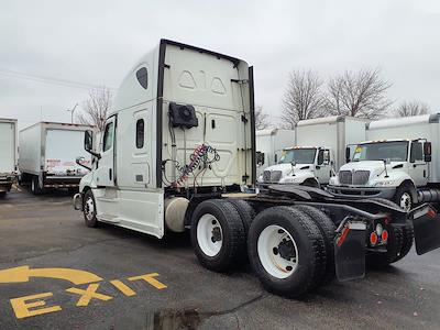Used 2022 Freightliner Cascadia Detroit Diesel DD15 Semi Truck with Sleeper Cab for sale #511891 - photo 2