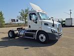 Used 2016 Freightliner Cascadia Cummins ISX12 Semi Truck for sale #663582 - photo 4