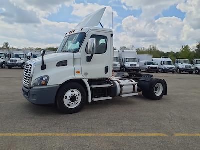 Used 2016 Freightliner Cascadia Cummins ISX12 Semi Truck for sale #663591 - photo 1