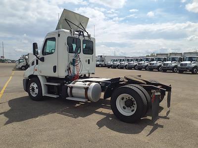 Used 2016 Freightliner Cascadia Cummins ISX12 Semi Truck for sale #663591 - photo 2