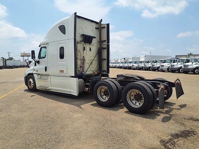 Used 2019 Freightliner Cascadia Detroit Diesel DD15 Semi Truck with Sleeper Cab for sale #832687 - photo 2