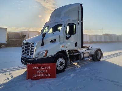 Used 2019 Freightliner Cascadia - photo 1