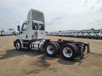 Used 2019 Freightliner Cascadia Detroit DD13 Semi Truck for sale #862426 - photo 2
