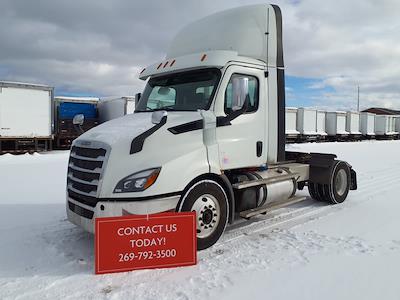 Used 2019 Freightliner Cascadia - photo 1