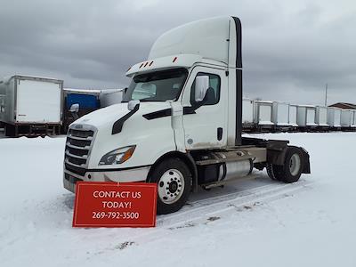 Used 2019 Freightliner Cascadia - photo 1