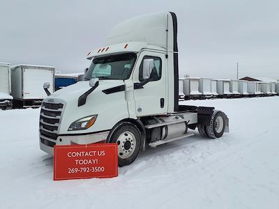 Used 2019 Freightliner Cascadia - photo 1