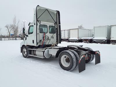 Used 2019 Freightliner Cascadia - photo 1