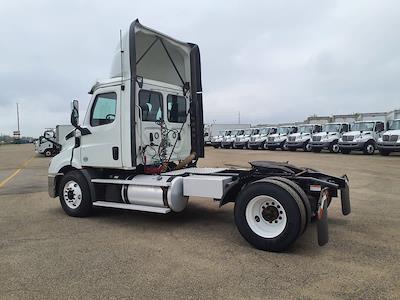 Used 2019 Freightliner Cascadia Detroit DD13 Semi Truck for sale #866292 - photo 2