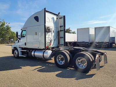 Used 2019 Freightliner Cascadia Detroit Diesel DD15 Semi Truck with Sleeper Cab for sale #868982 - photo 2