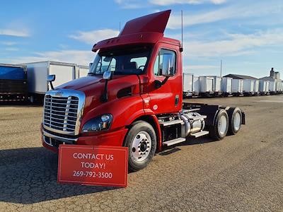 Used 2019 Freightliner Cascadia - photo 1