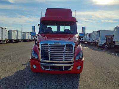 Used 2019 Freightliner Cascadia - photo 1