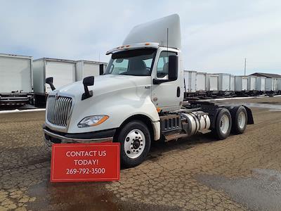 Used 2019 International LT - photo 1