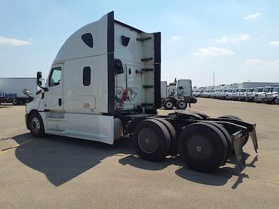 Used 2020 Freightliner Cascadia Detroit Diesel DD15 Semi Truck with Sleeper Cab for sale #874409 - photo 2