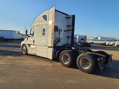 Used 2020 Freightliner Cascadia Detroit Diesel DD15 Semi Truck with Sleeper Cab for sale #874413 - photo 2