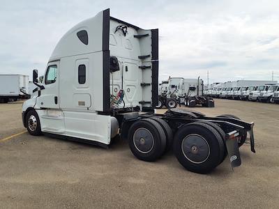 Used 2020 Freightliner Cascadia Detroit Diesel DD15 Semi Truck with Sleeper Cab for sale #875454 - photo 2