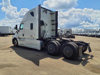 Used 2020 Freightliner Cascadia Detroit Diesel DD15 Semi Truck with Sleeper Cab for sale #875459 - photo 2