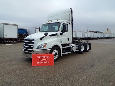 Used 2020 Freightliner Cascadia - photo 1