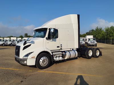 Used 2020 Volvo VNR Volvo D13 Semi Truck for sale #894769 - photo 1