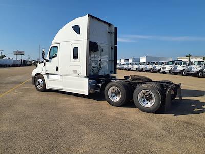 Used 2020 Freightliner Cascadia Detroit Diesel DD15 Semi Truck with Sleeper Cab for sale #894891 - photo 2