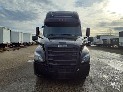 Used 2020 Freightliner Cascadia Detroit Diesel DD15 Semi Truck with Sleeper Cab for sale #896495 - photo 2