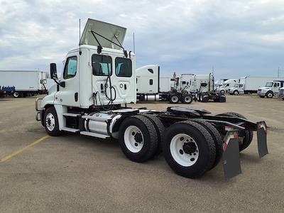 Used 2020 Freightliner Cascadia Detroit Diesel DD15 Semi Truck for sale #896978 - photo 2