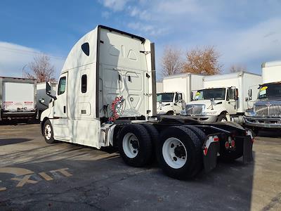 Used 2020 Freightliner Cascadia Detroit Diesel DD15 Semi Truck with Sleeper Cab for sale #898713 - photo 2
