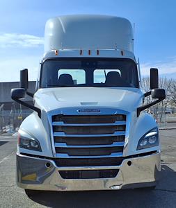 Used 2020 Freightliner Cascadia Detroit Diesel DD15 Semi Truck for sale #290167 - photo 2