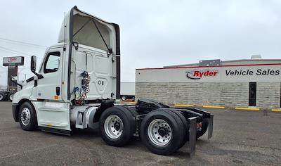Used 2022 Freightliner Cascadia Detroit Diesel DD15 Semi Truck for sale #510296 - photo 2