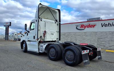 Used 2022 Freightliner Cascadia Detroit Diesel DD15 Semi Truck for sale #548895 - photo 2