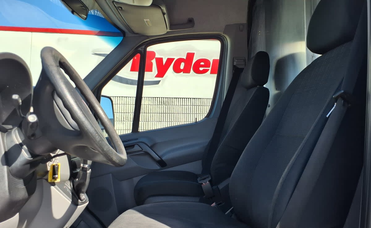 Used 2016 Freightliner Sprinter 3500 - photo 9