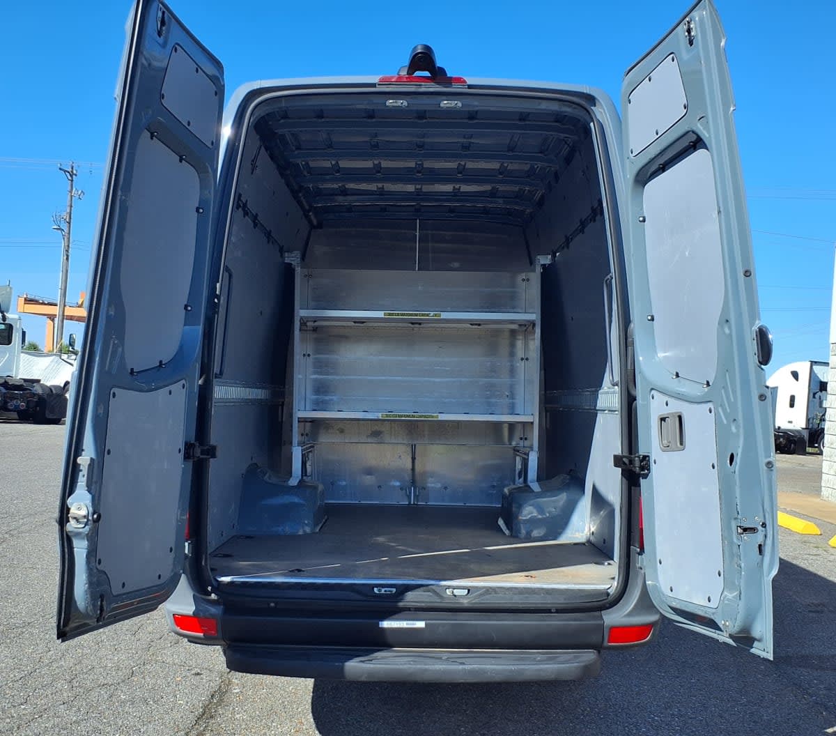 Used 2016 Freightliner Sprinter 3500 - photo 10