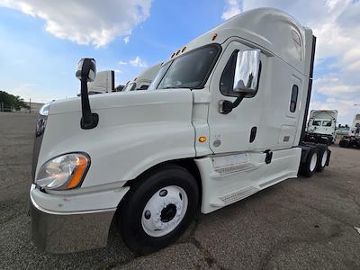 Used 2018 Freightliner Cascadia Detroit Diesel DD15 Semi Truck with Sleeper Cab for sale #751597 - photo 1