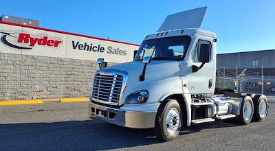 Used 2018 Freightliner Cascadia Detroit DD13 Semi Truck for sale #782304 - photo 1