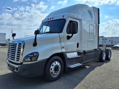 Used 2019 Freightliner Cascadia Detroit Diesel DD15 Semi Truck with Sleeper Cab for sale #862632 - photo 1