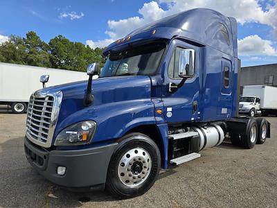 Used 2020 Freightliner Cascadia Cummins X15 Semi Truck with Sleeper Cab for sale #875085 - photo 1
