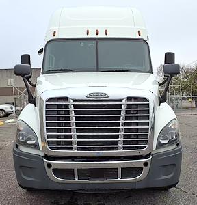 Used 2020 Freightliner Cascadia Detroit Diesel DD15 Semi Truck with Sleeper Cab for sale #877561 - photo 2