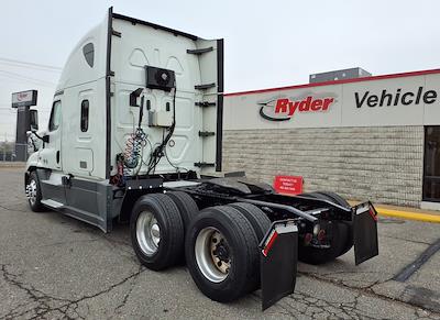 Used 2020 Freightliner Cascadia Detroit Diesel DD15 Semi Truck with Sleeper Cab for sale #877561 - photo 2