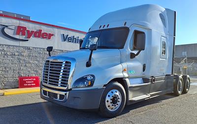 Used 2020 Freightliner Cascadia Detroit Diesel DD15 Semi Truck with Sleeper Cab for sale #877564 - photo 1