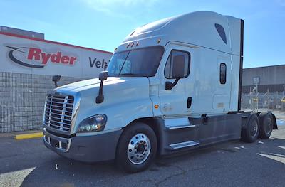 Used 2020 Freightliner Cascadia Detroit Diesel DD15 Semi Truck with Sleeper Cab for sale #877573 - photo 1