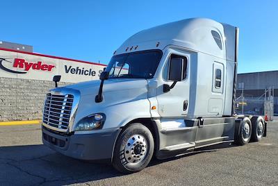 Used 2020 Freightliner Cascadia - photo 1