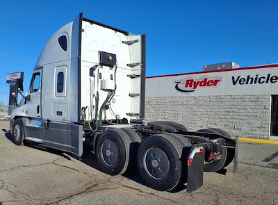 Used 2020 Freightliner Cascadia - photo 1