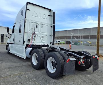 Used 2019 Freightliner Cascadia Detroit Diesel DD15 Semi Truck with Sleeper Cab for sale #881365 - photo 2
