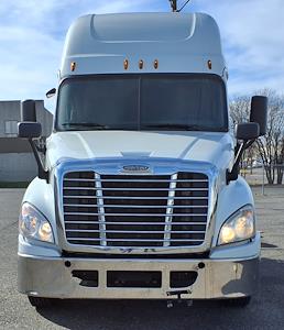 Used 2020 Freightliner Cascadia Detroit Diesel DD15 Semi Truck with Sleeper Cab for sale #896484 - photo 2