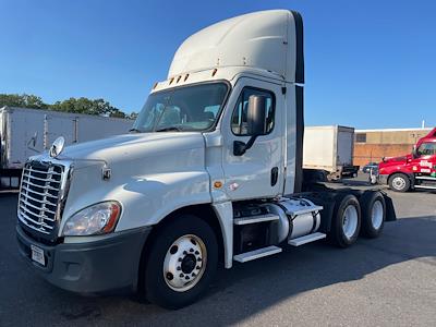 Used 2016 Freightliner Cascadia Detroit DD13 Semi Truck for sale #355261 - photo 1