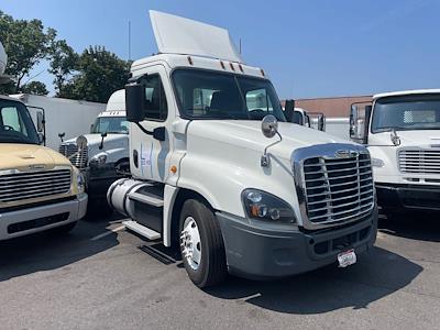 Used 2016 Freightliner Cascadia Detroit DD13 Semi Truck for sale #659558 - photo 1