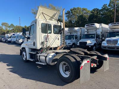 Used 2018 Freightliner Cascadia Detroit DD13 Semi Truck for sale #788975 - photo 2