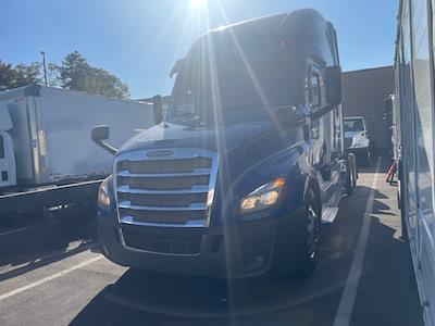 Used 2019 Freightliner Cascadia Detroit Diesel DD15 Semi Truck with Sleeper Cab for sale #865053 - photo 1