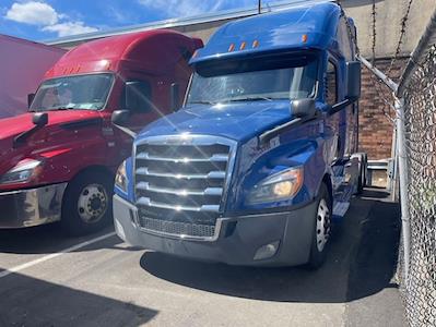 Used 2019 Freightliner Cascadia Detroit Diesel DD15 Semi Truck with Sleeper Cab for sale #865086 - photo 1