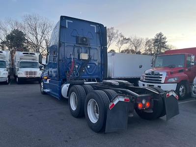 Used 2020 Freightliner Cascadia Detroit Diesel DD15 Semi Truck with Sleeper Cab for sale #865091 - photo 2