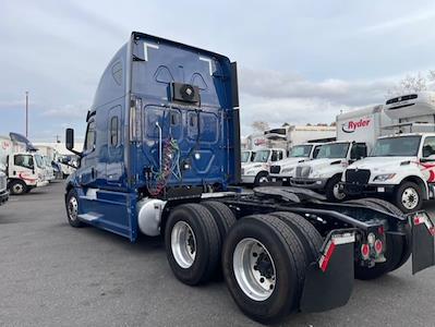 Used 2020 Freightliner Cascadia Detroit Diesel DD15 Semi Truck with Sleeper Cab for sale #865109 - photo 2